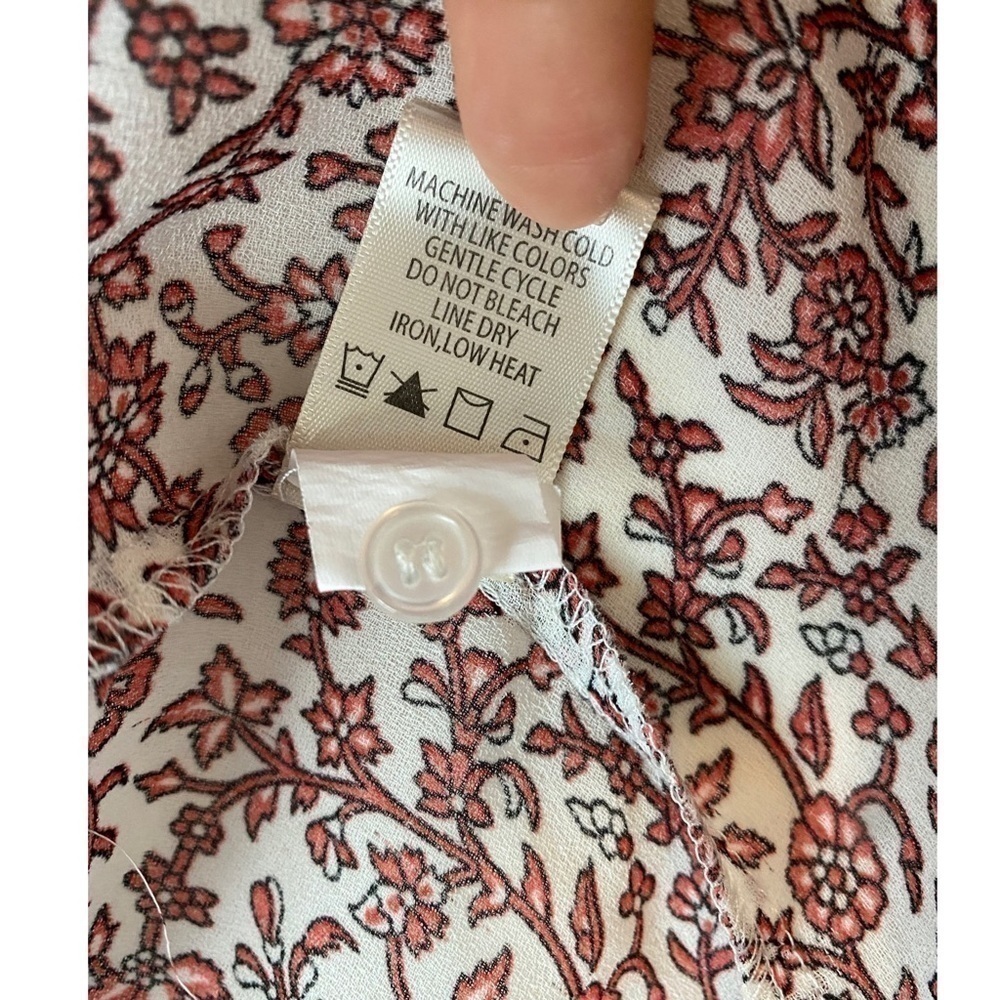 Max Studio Floral Red White Blouse - Size Small - Picture 6 of 6